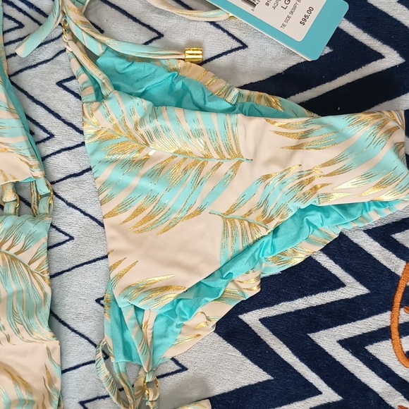 Beach Bunny Fine Lines Brand New Swimsuit - Picture 2 of 11